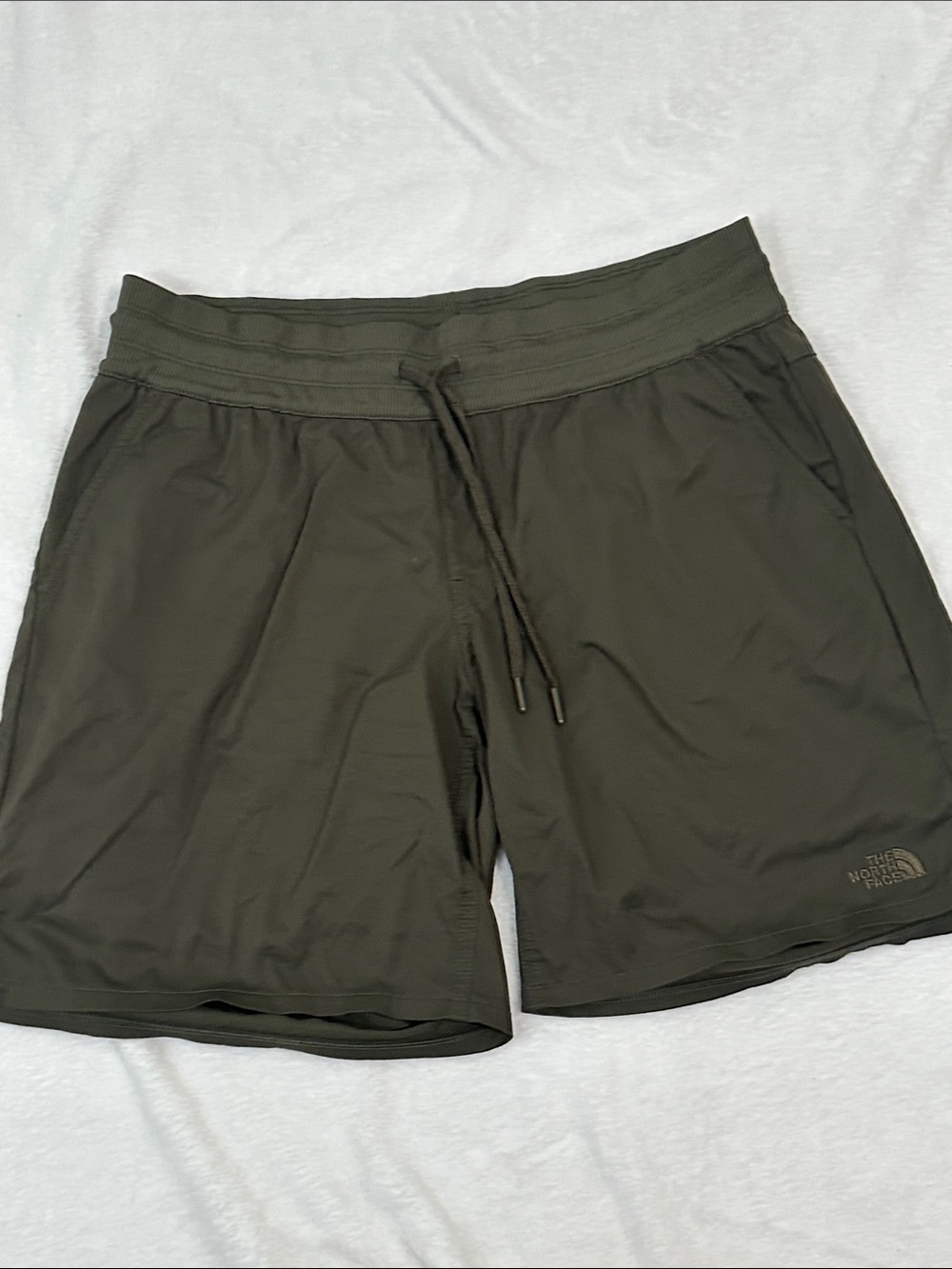 🍁 The North Face Active Shorts